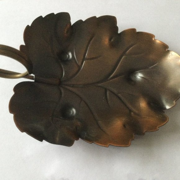 Small leaf plate ashtray home decor copper metal leaf shape finger loop handle - Picture 3 of 6